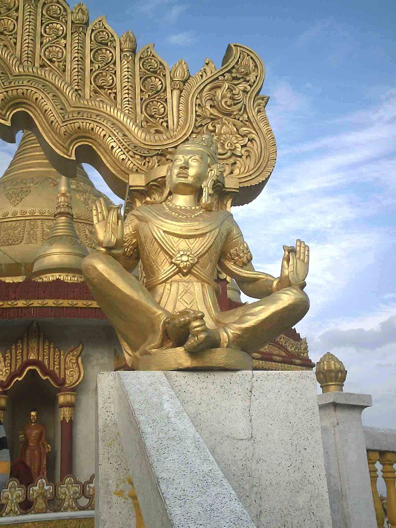 800px-Golden_temple_Bandarban